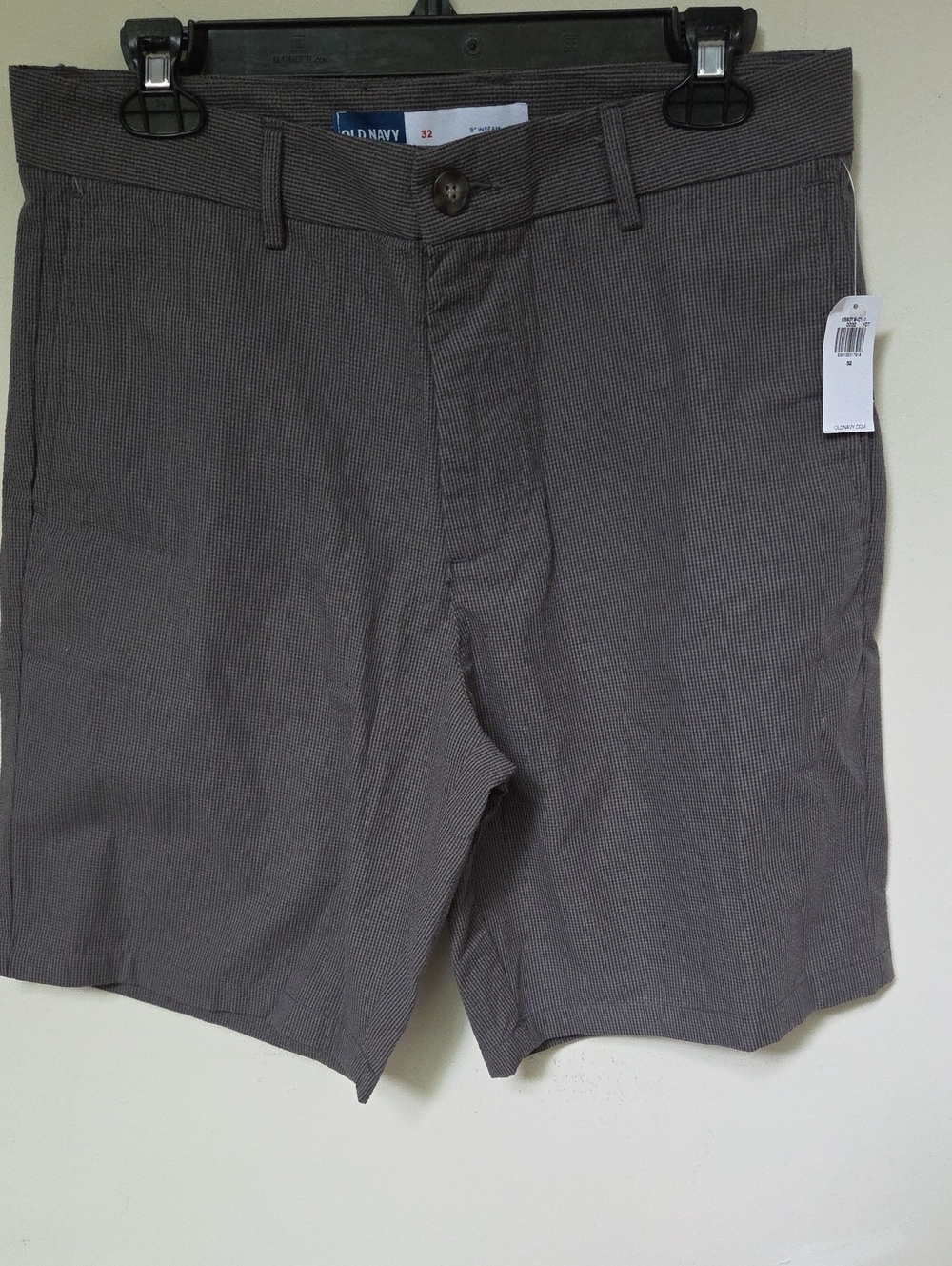 NWT Old Navy Men’s Gray Micro-Check Flat Front Shorts
